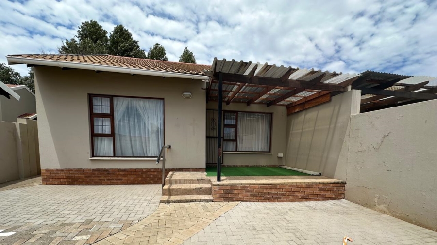 2 Bedroom Property for Sale in Hillside Free State